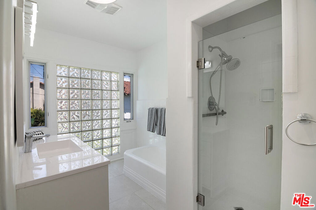 508 N Canon Drive - Photo 22