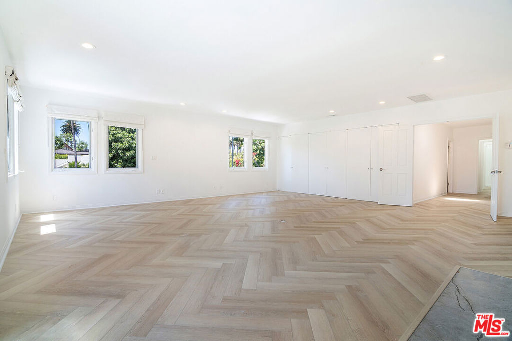 508 N Canon Drive - Photo 14