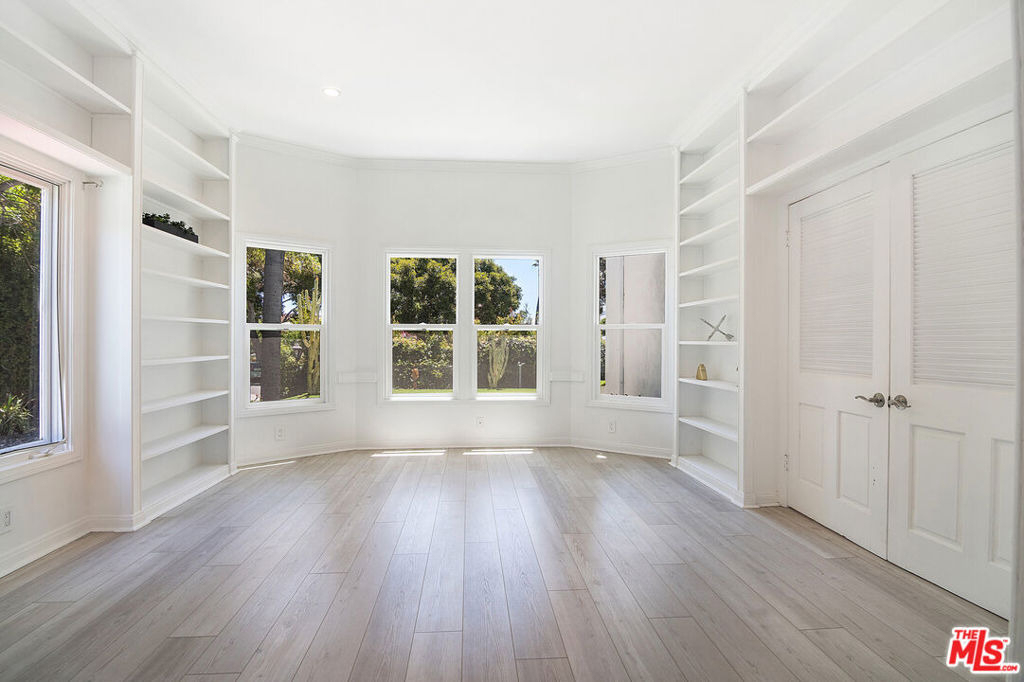 508 N Canon Drive - Photo 10