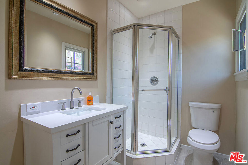 508 N Canon Drive - Photo 31