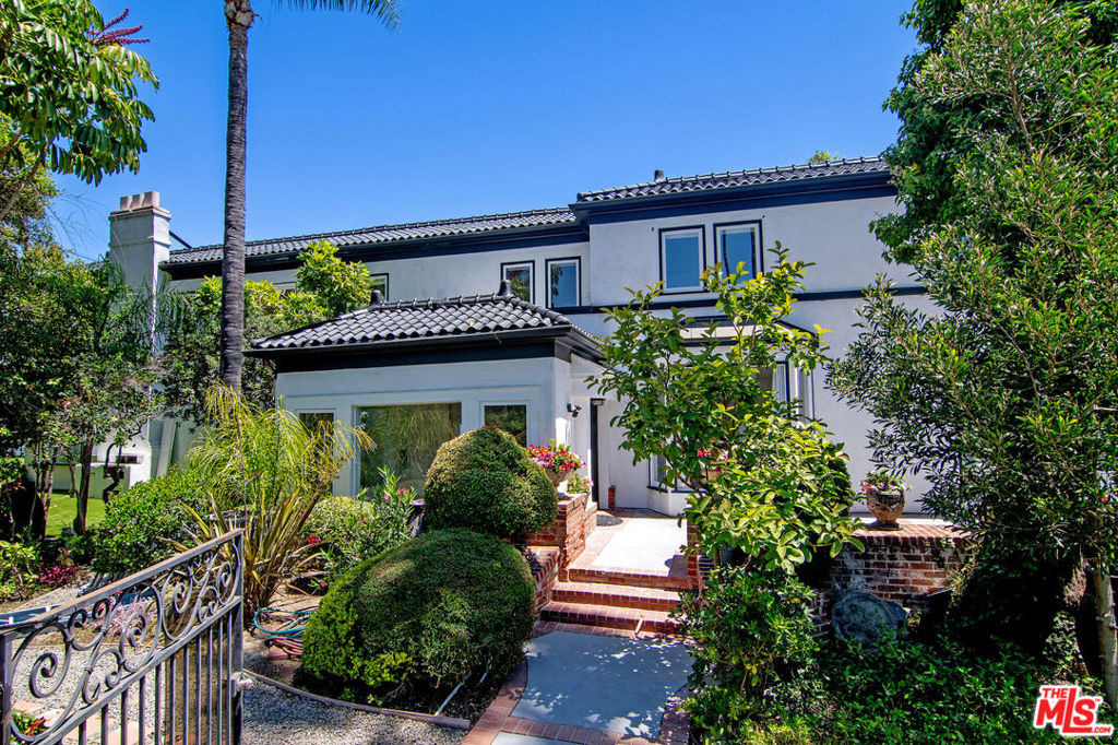 508 N Canon Drive - Photo 2