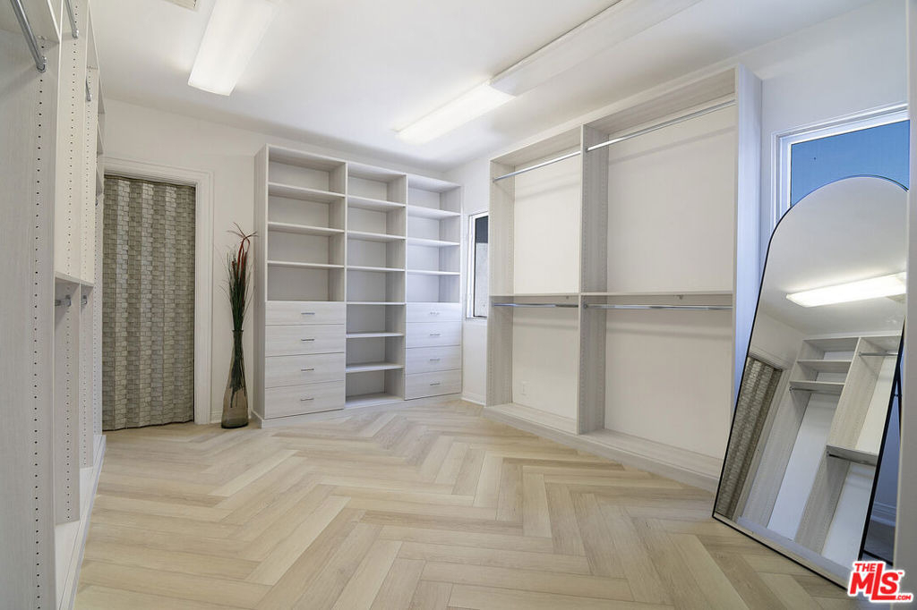 508 N Canon Drive - Photo 18