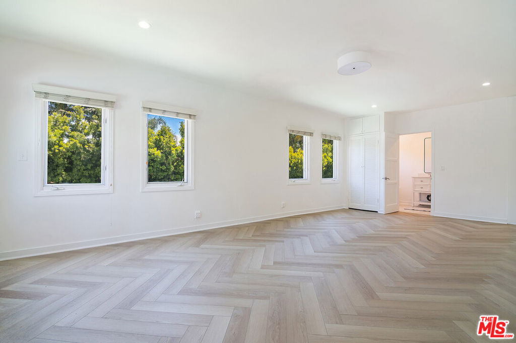 508 N Canon Drive - Photo 24