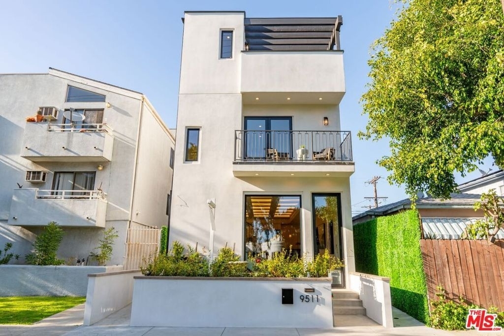 9511 National Boulevard - Photo 1