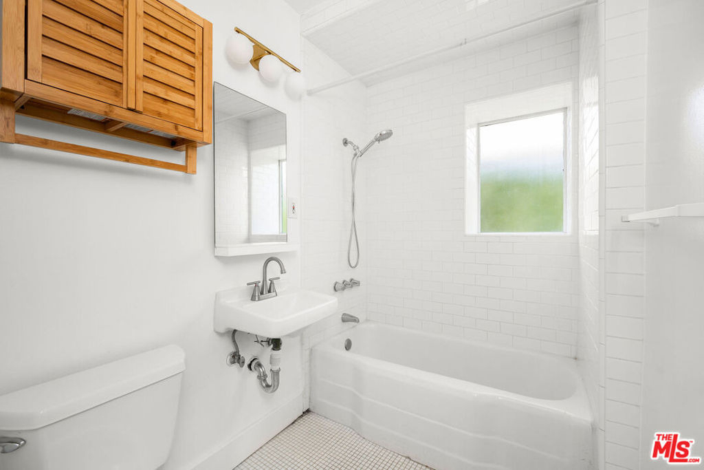1819 Euclid Street - Photo 9