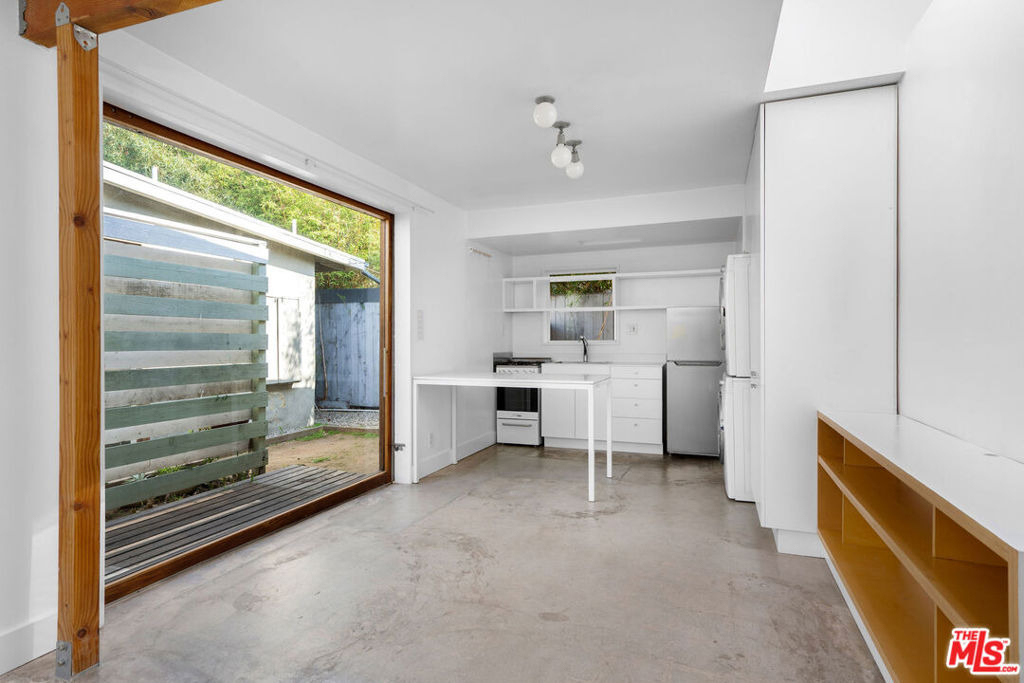 1819 Euclid Street - Photo 3