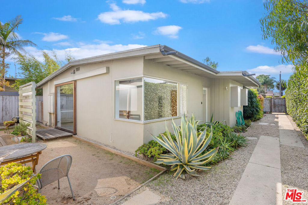 1819 Euclid Street - Photo 0