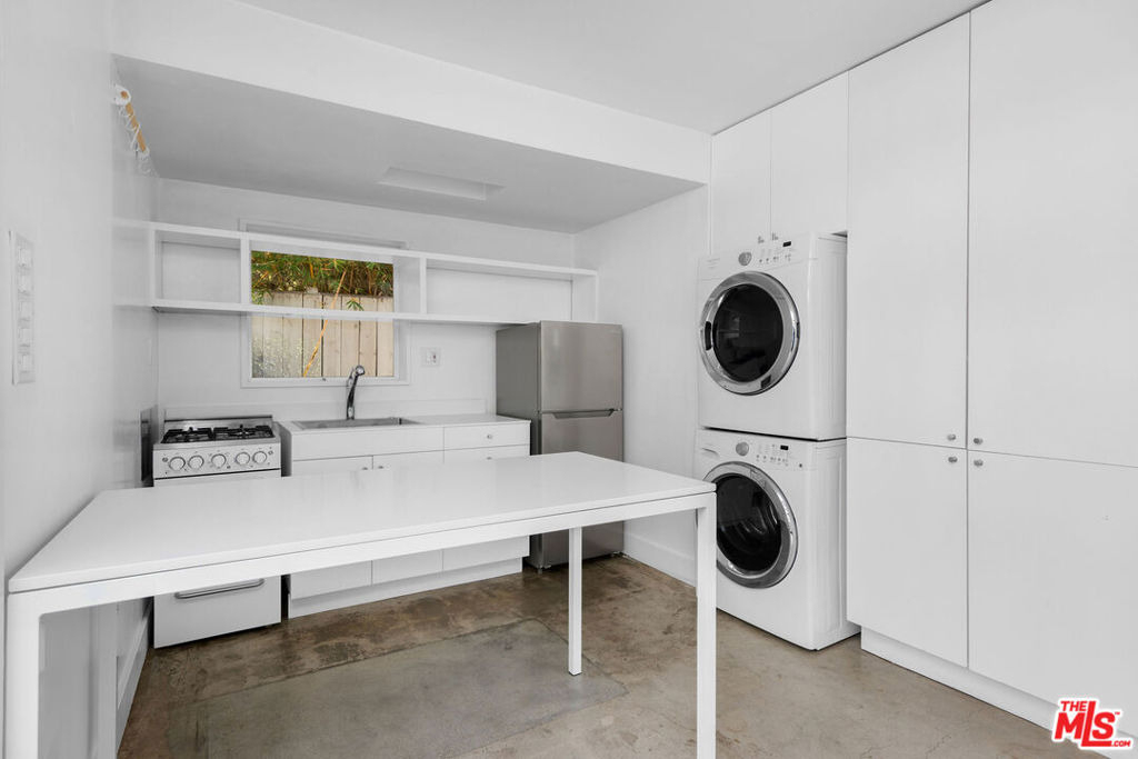 1819 Euclid Street - Photo 4