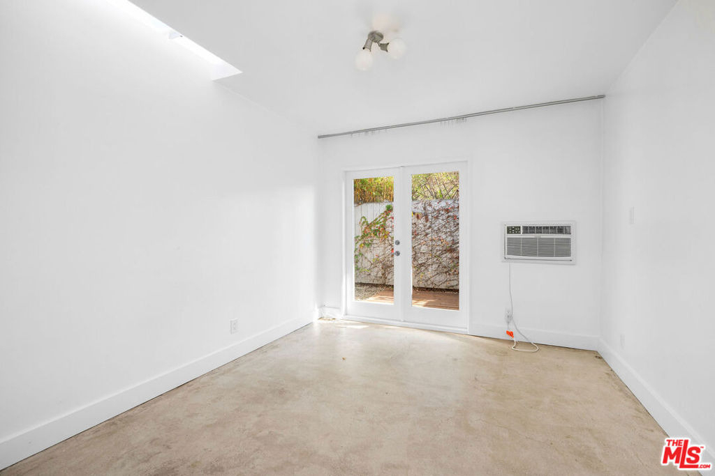 1819 Euclid Street - Photo 8