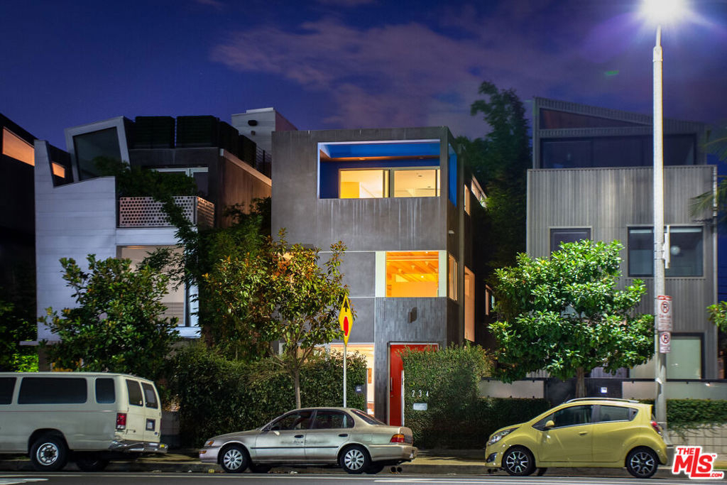 234 Grand Boulevard - Photo 3