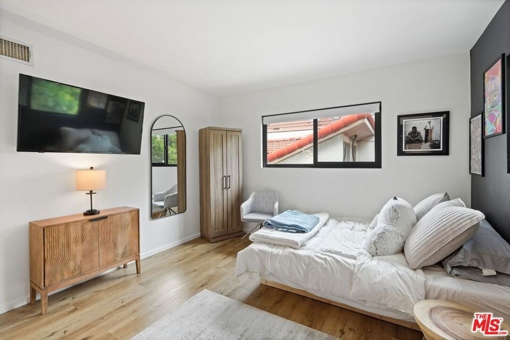 6558 Lasaine Avenue - Photo 9