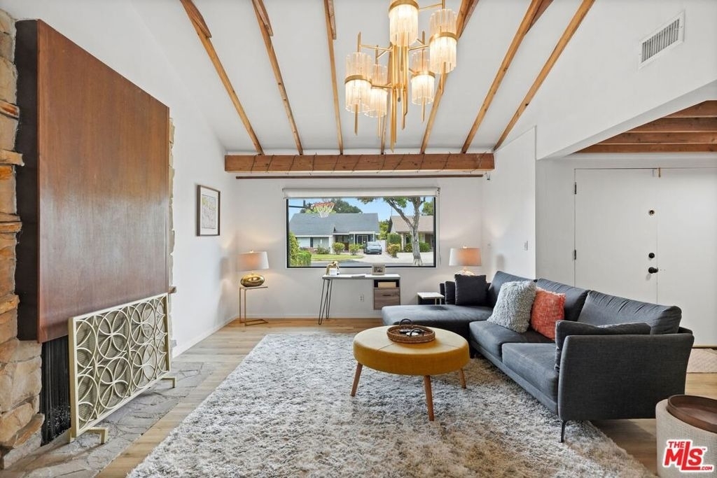 6558 Lasaine Avenue - Photo 4