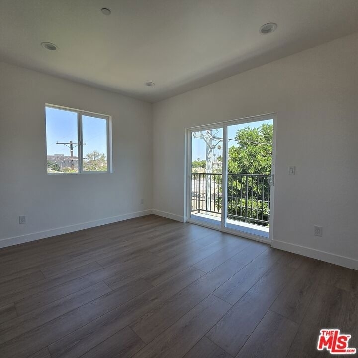 10827 1/2 Peach Grove Street - Photo 15