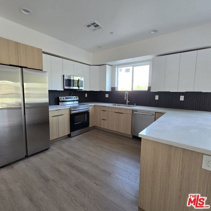 10829 Peach Grove Street - Photo 6