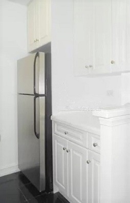 East 88th Street - Photo 4