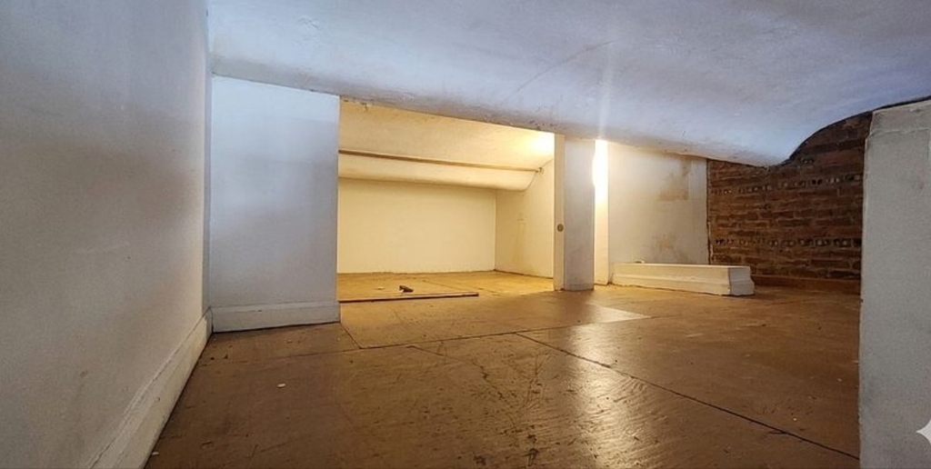 400 East 12th Street - Photo 5