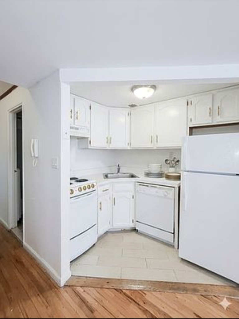 400 East 12th Street - Photo 1