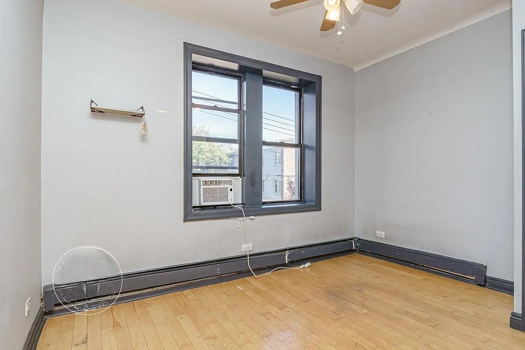 750 Onderdonk Avenue - Photo 3