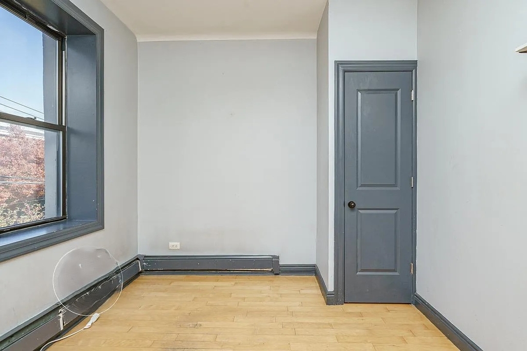 750 Onderdonk Avenue - Photo 4