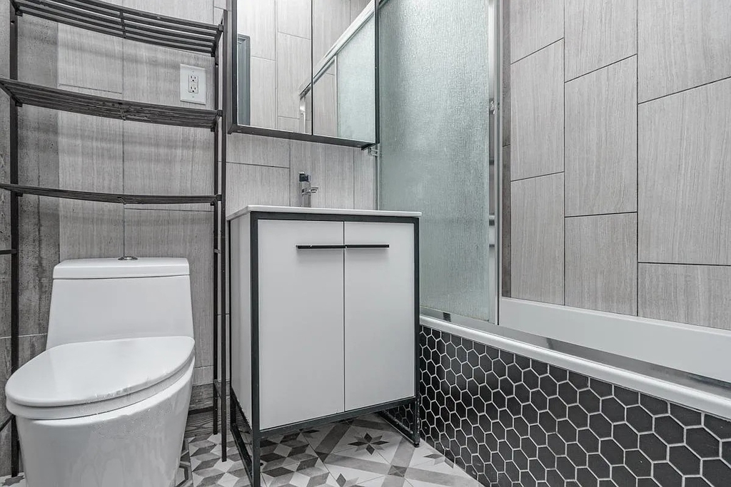 750 Onderdonk Avenue - Photo 8