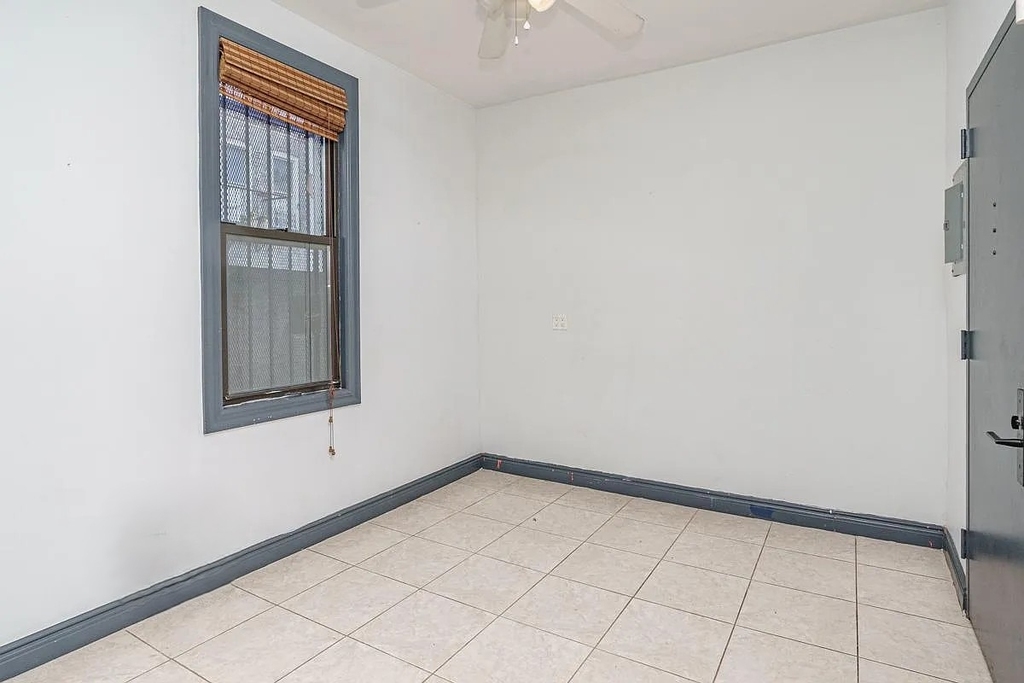750 Onderdonk Avenue - Photo 5