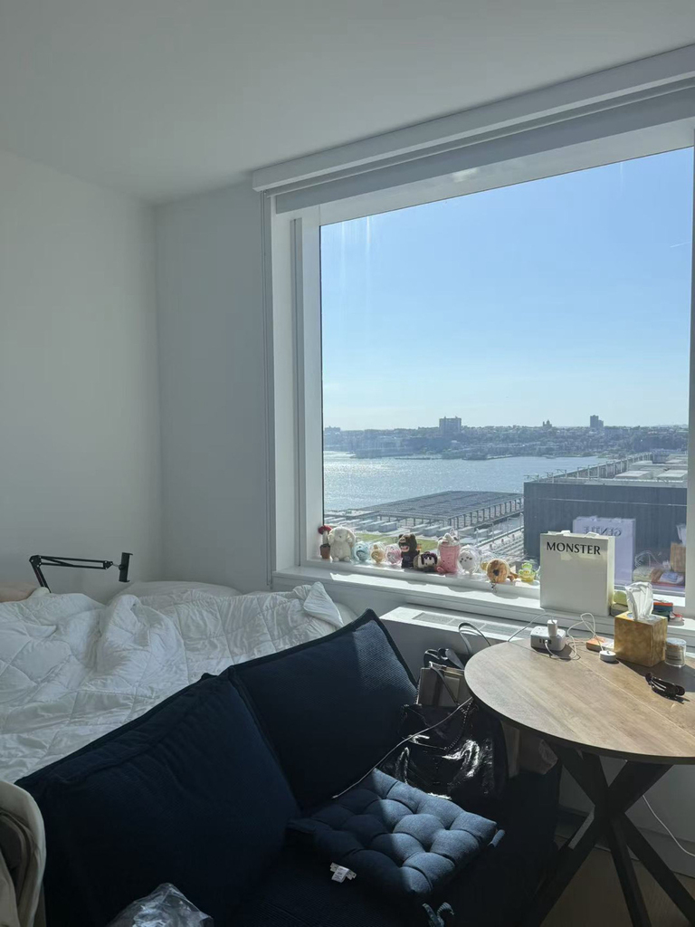 555 West 38th Street - Photo 1