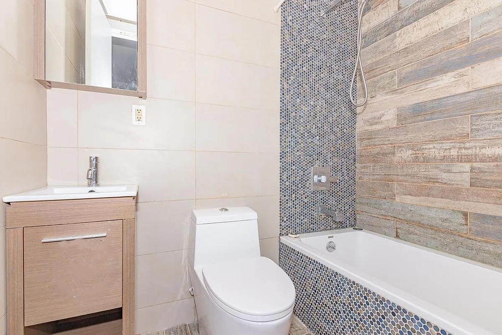 1044 Putnam Avenue - Photo 10
