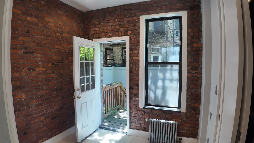 West 52nd Street - Photo 9