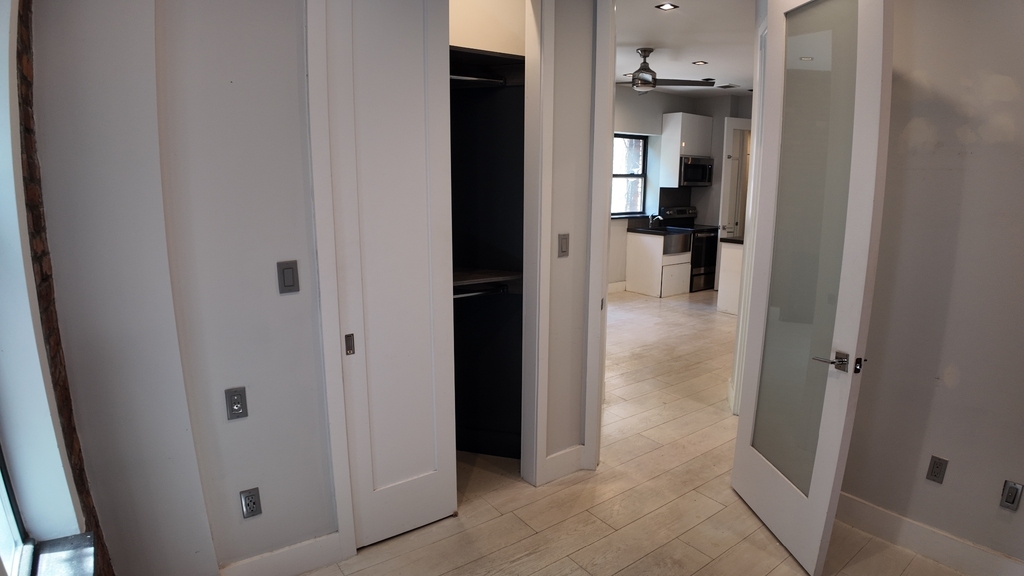 West 52nd Street - Photo 7
