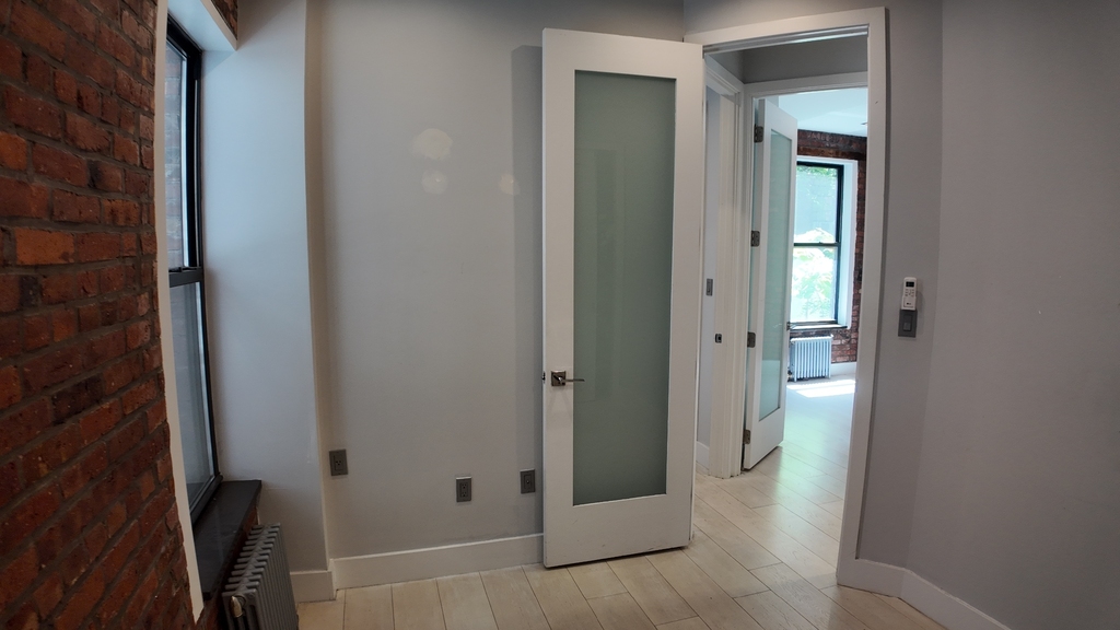 West 52nd Street - Photo 5