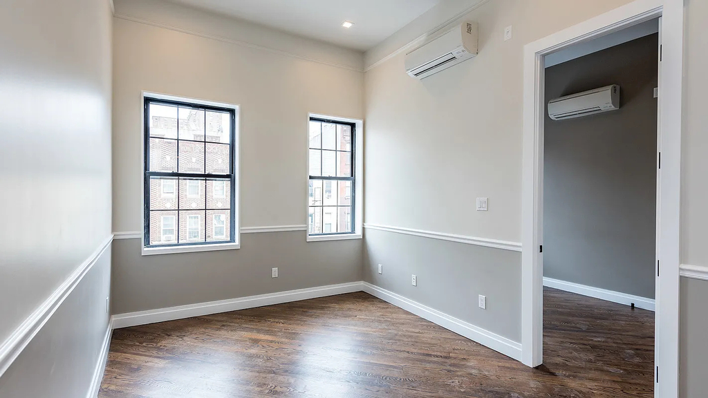 77 Graham Avenue - Photo 10