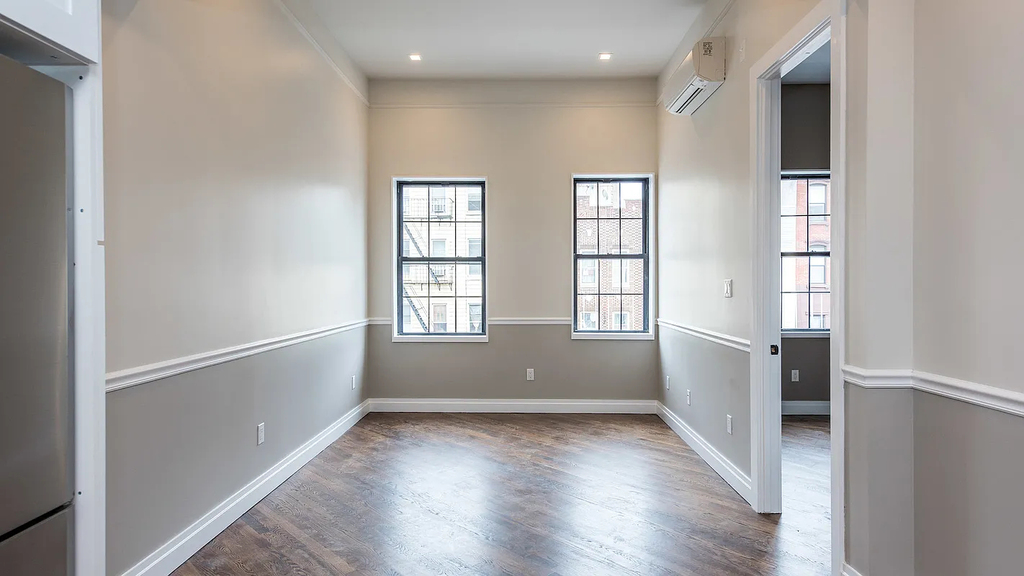 77 Graham Avenue - Photo 3