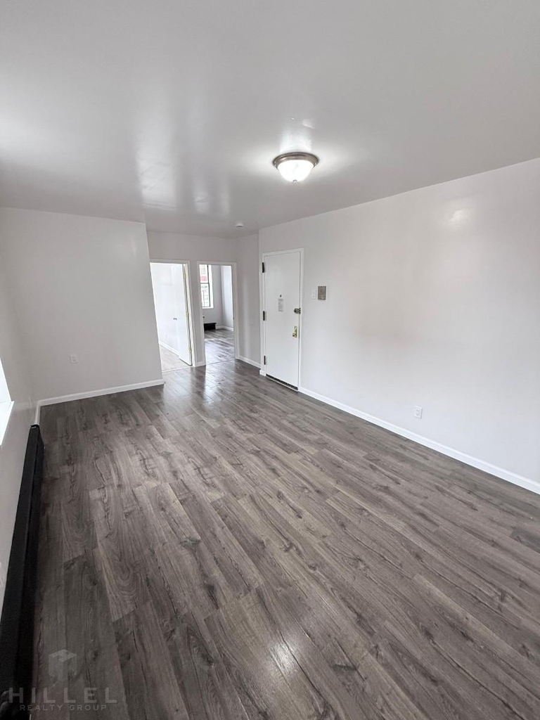 Rockaway Avenue - Photo 1