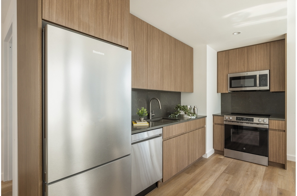 89  Dekalb Ave - Photo 2