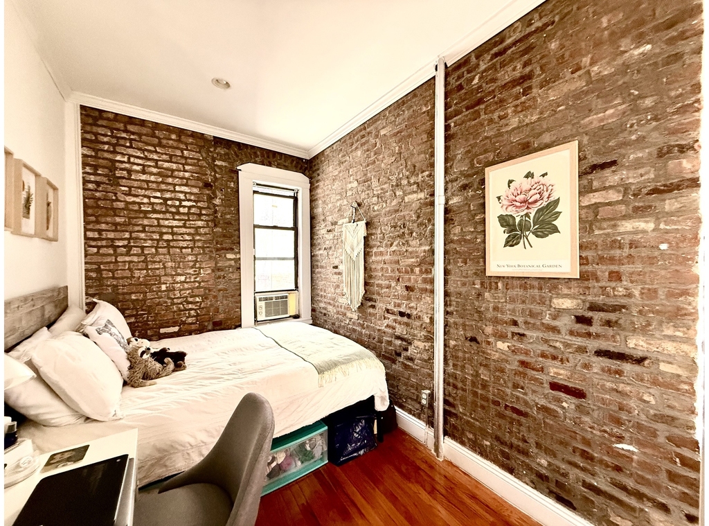 237 E 58th St - Photo 5
