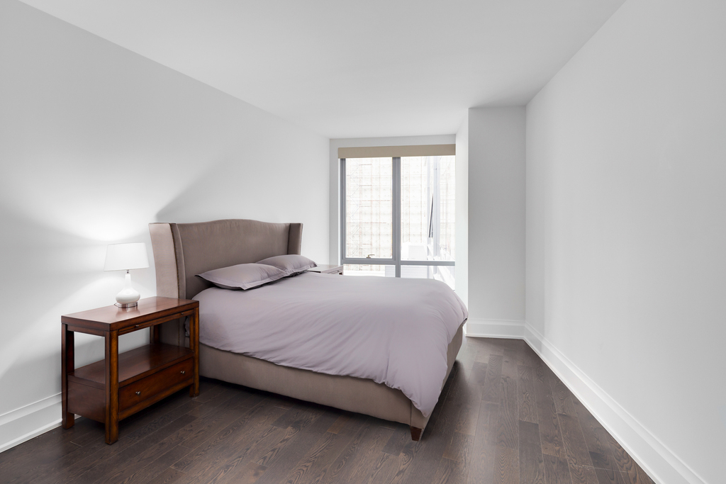 50 Riverside Blvd - Photo 1