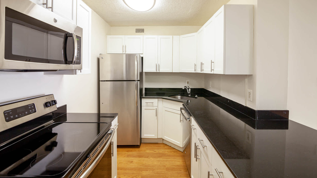4850 Connecticut Ave. Nw - Photo 3