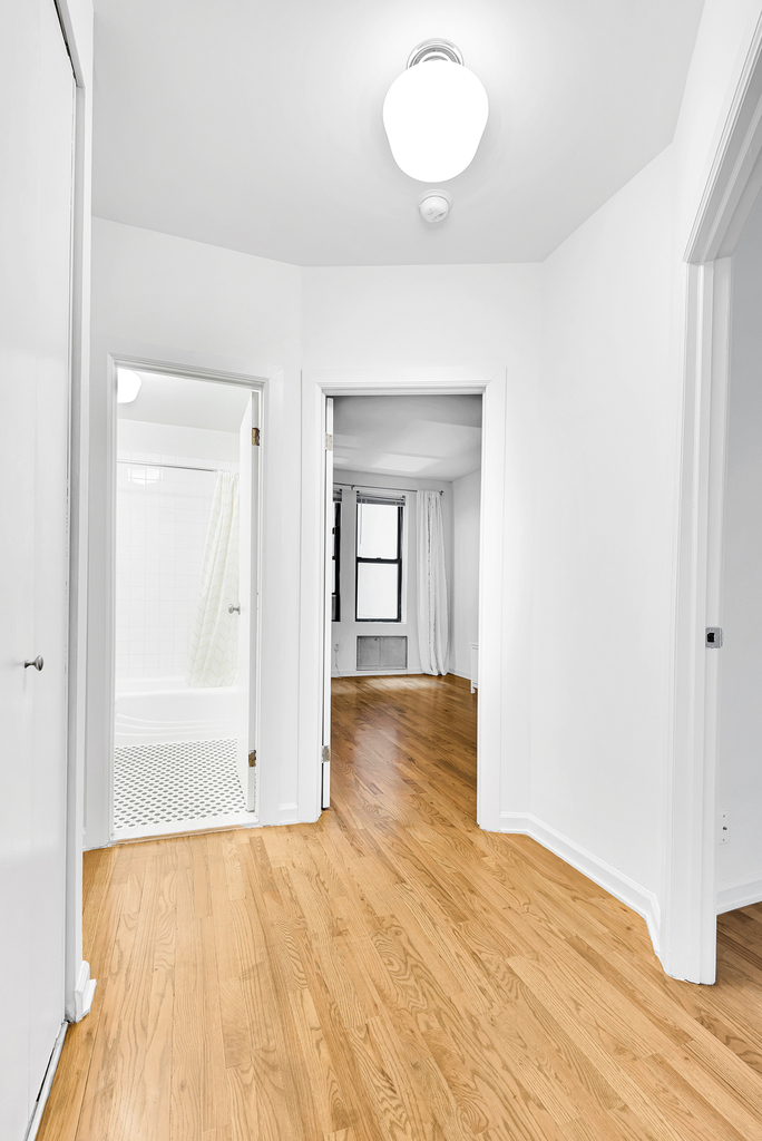East 70th Street - Photo 3