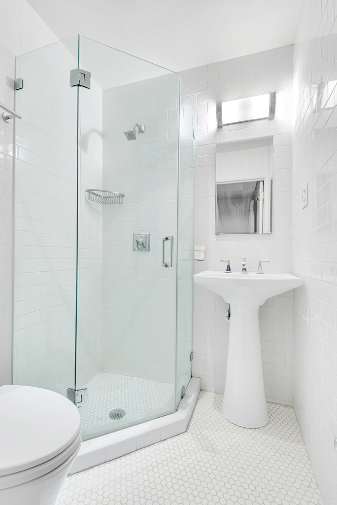 East 70th Street - Photo 7