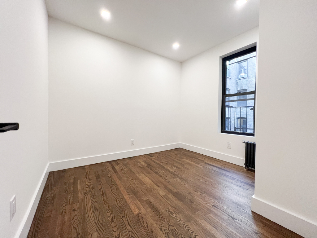 3139 Broadway - Photo 5