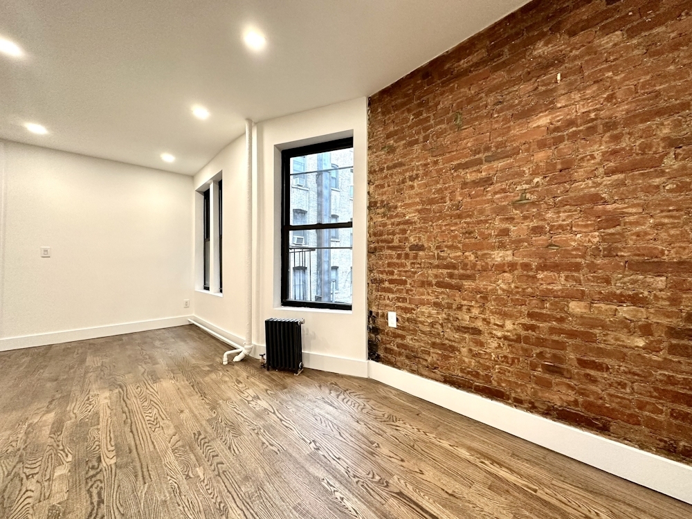 3139 Broadway - Photo 2