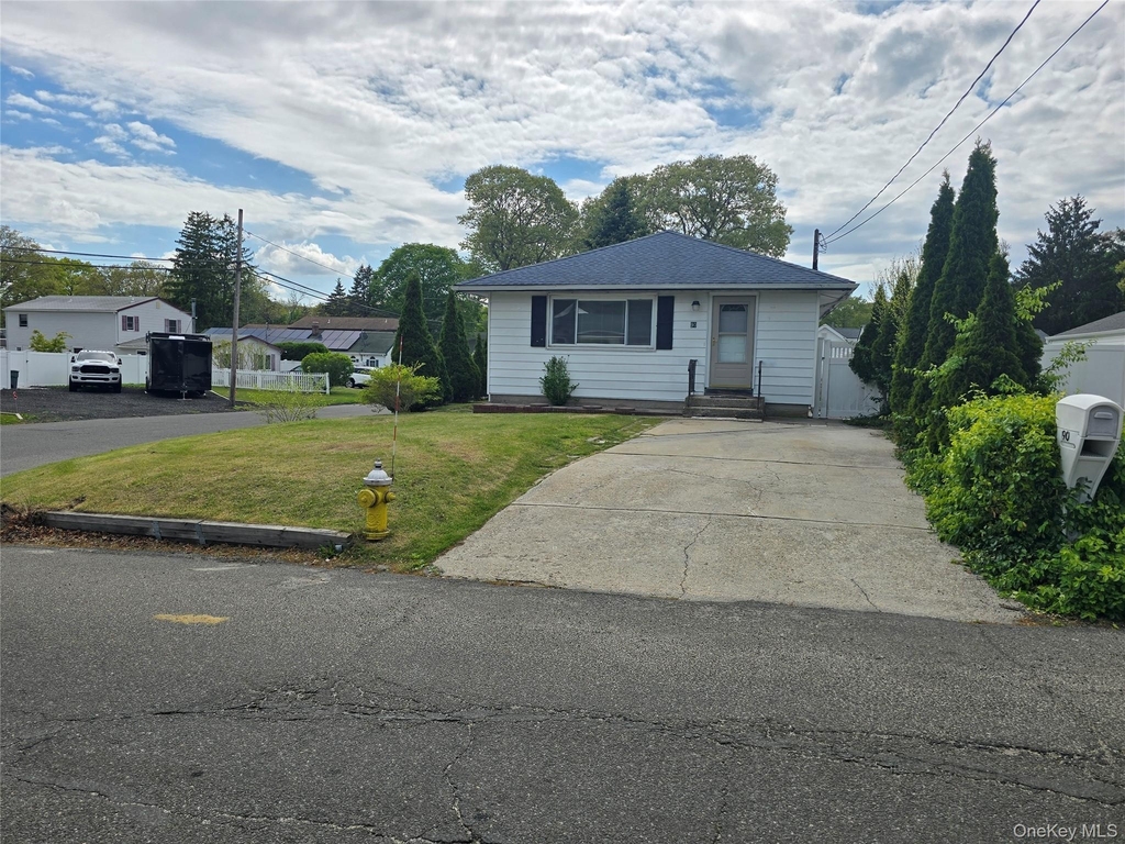 90 Blue Point Road - Photo 0