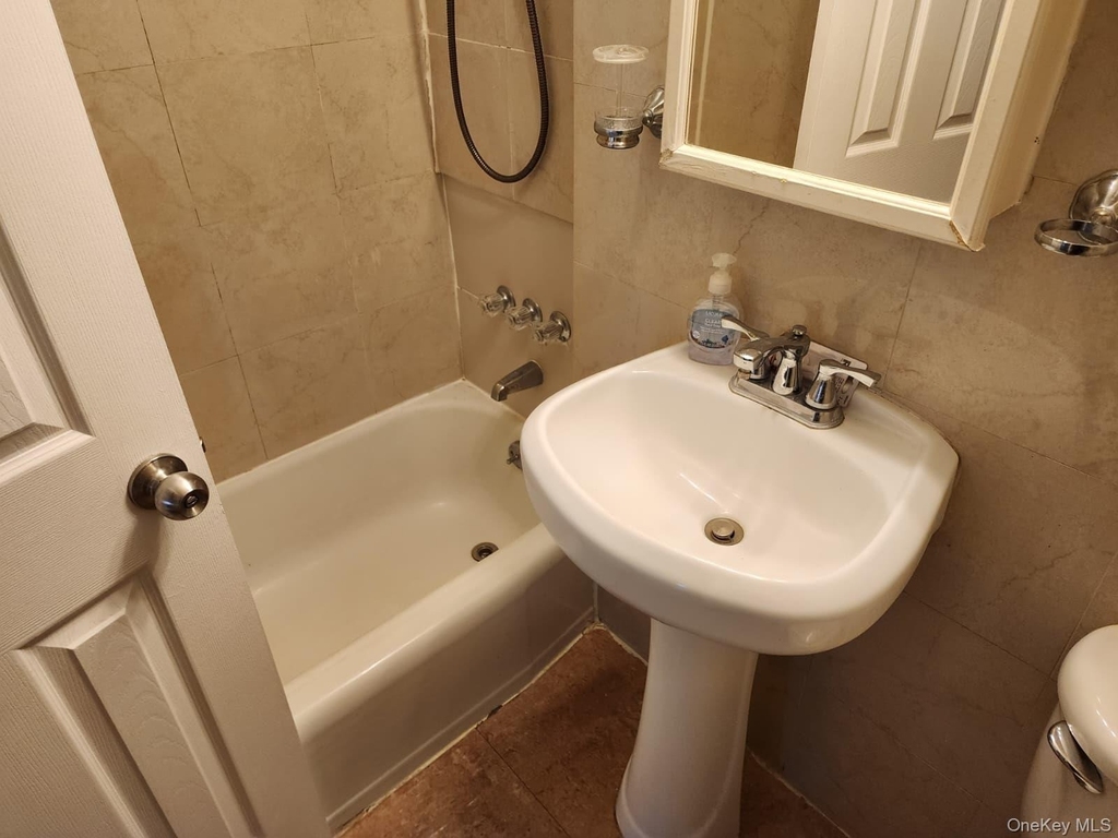 61-45 98th Street - Photo 3