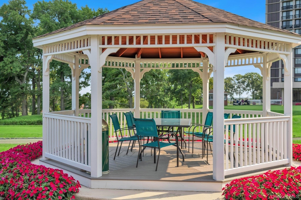 27010 Grand Central Parkway - Photo 27