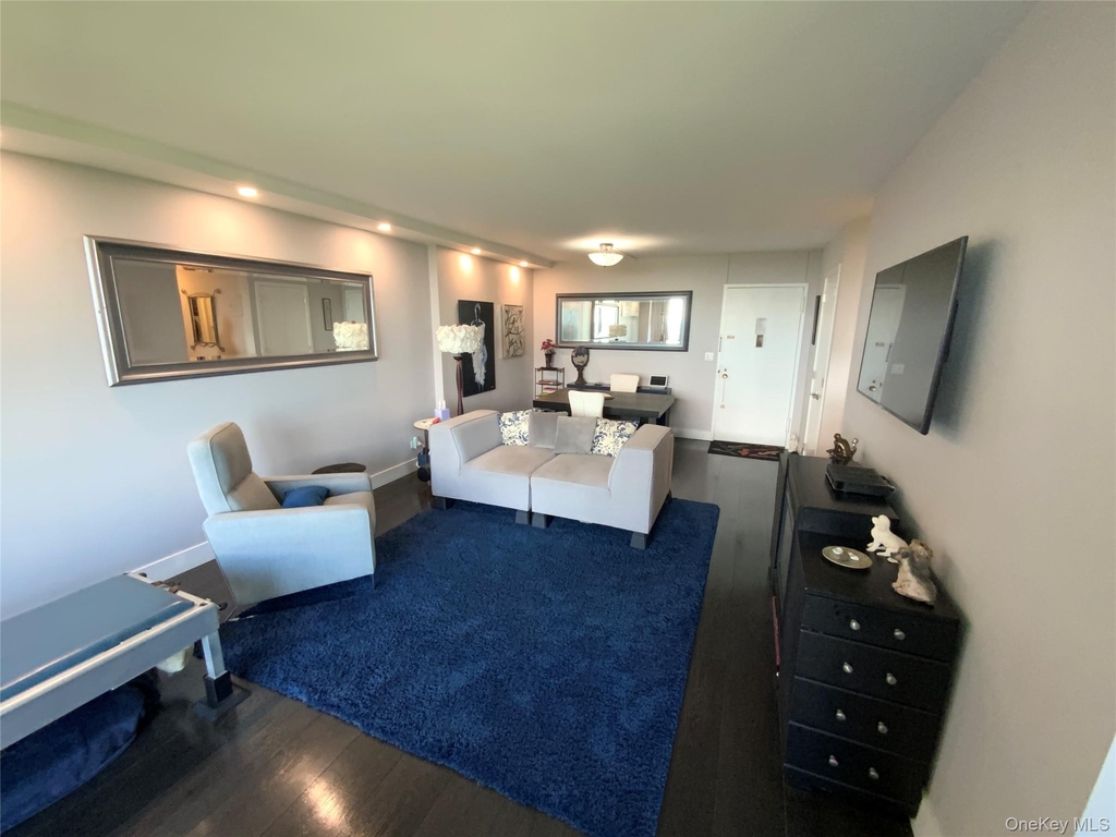 27010 Grand Central Parkway - Photo 6