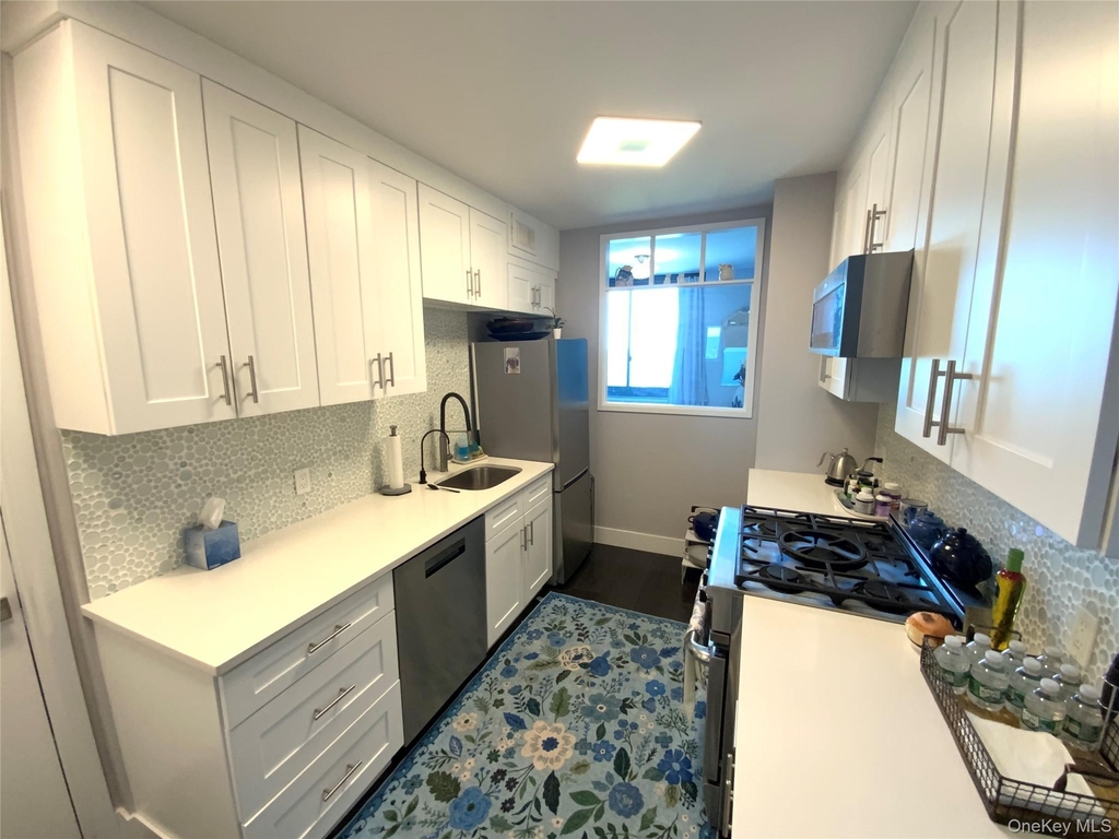 27010 Grand Central Parkway - Photo 7
