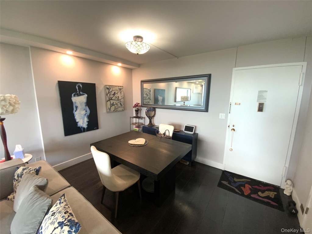 27010 Grand Central Parkway - Photo 5