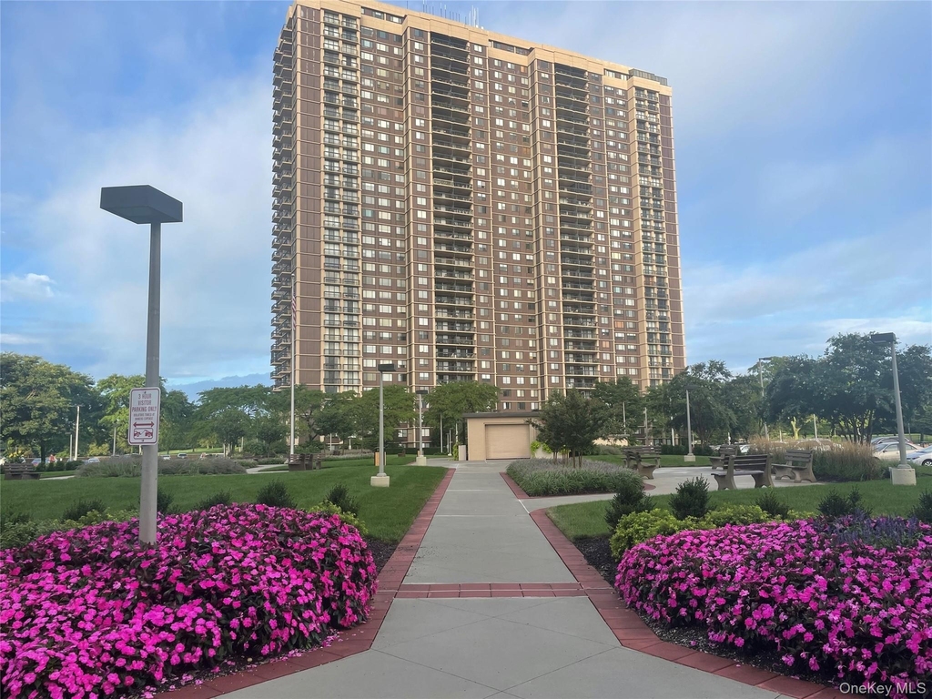27010 Grand Central Parkway - Photo 0