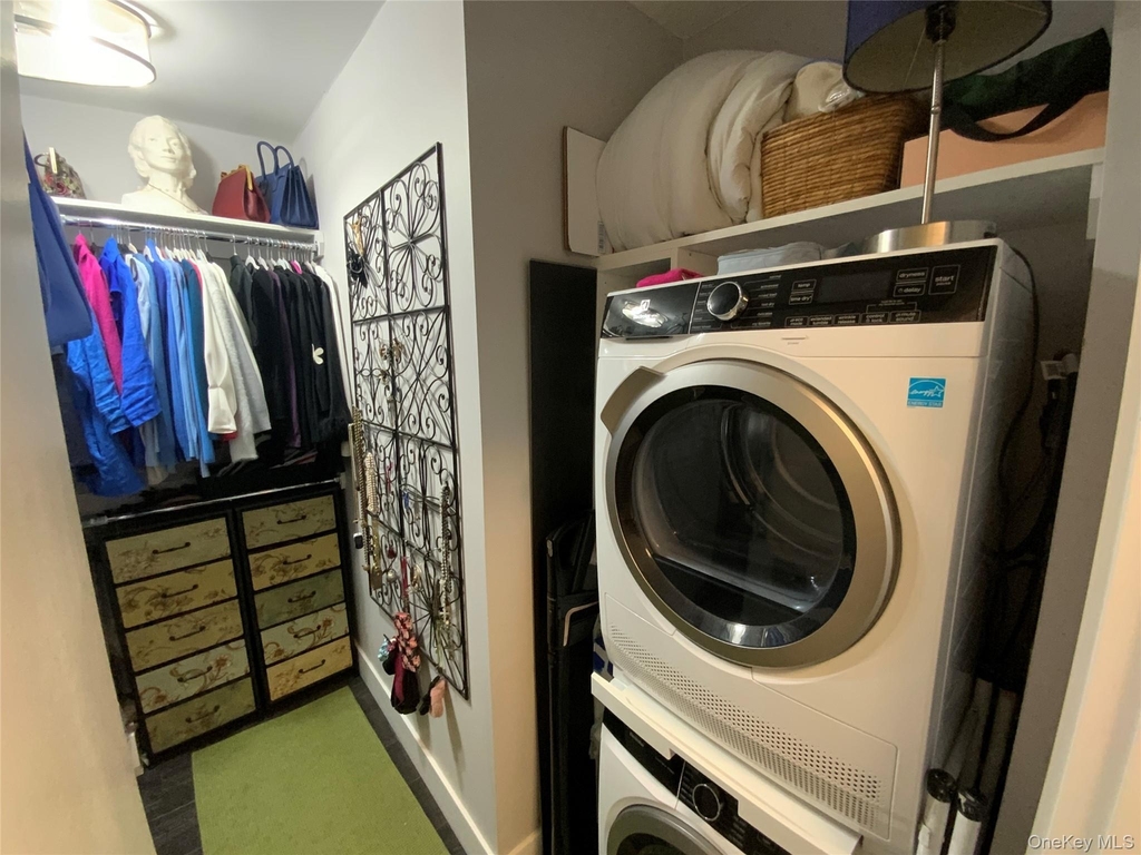 27010 Grand Central Parkway - Photo 11