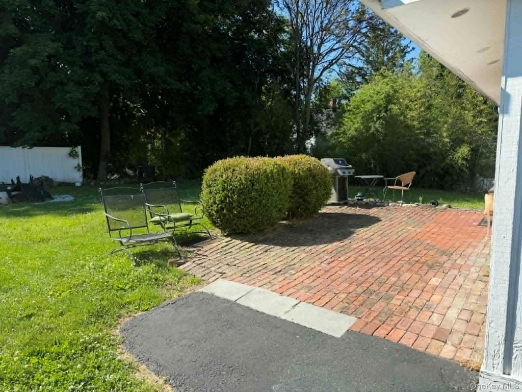 14 Allen Lane - Photo 22